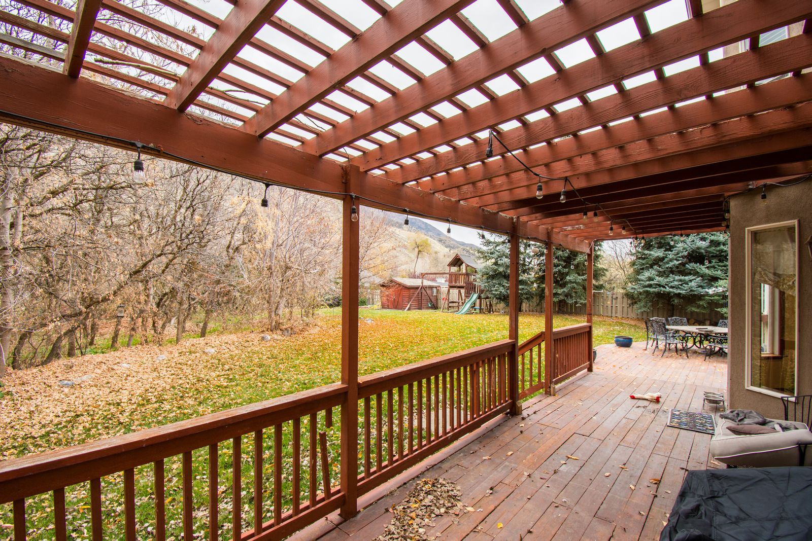 Clayton decks and outdoor living detail 2